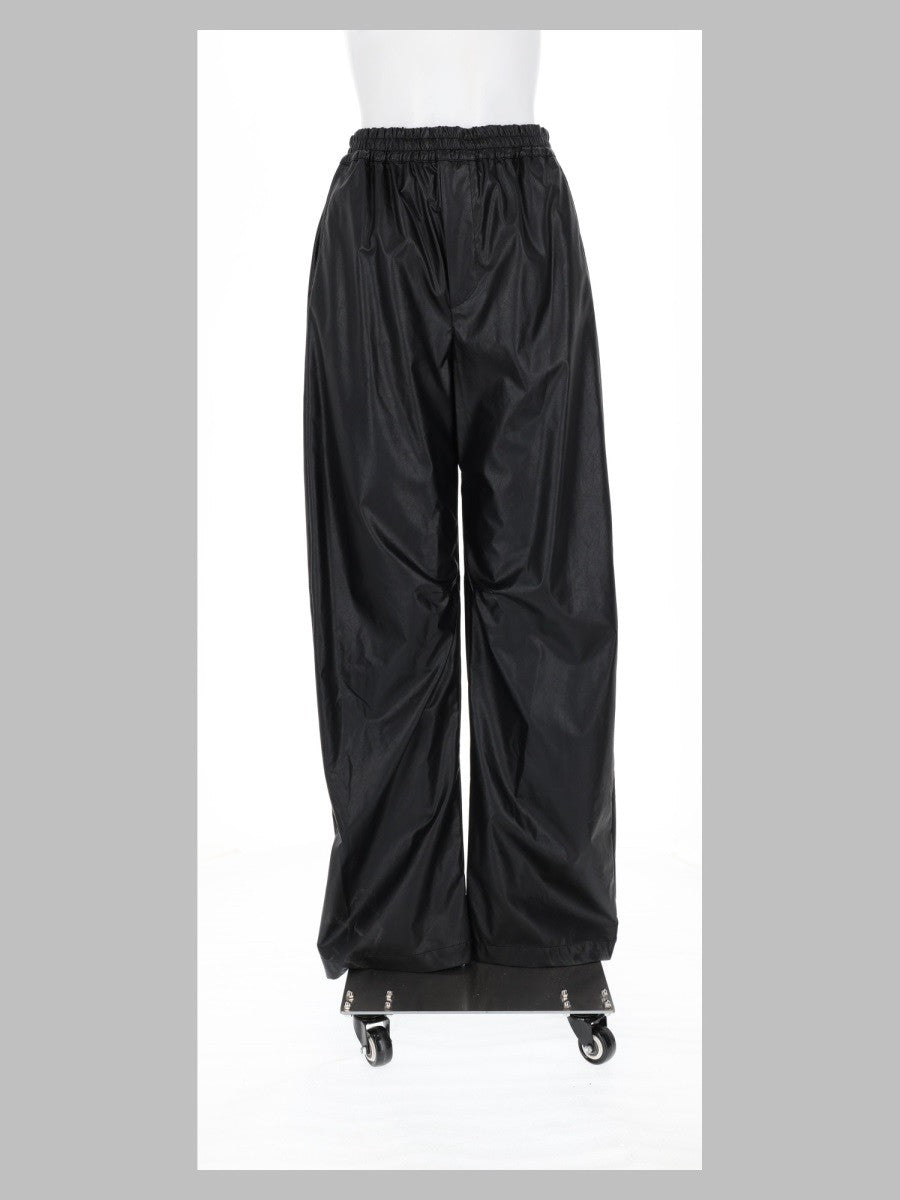 pantalone ampio in ecopelle