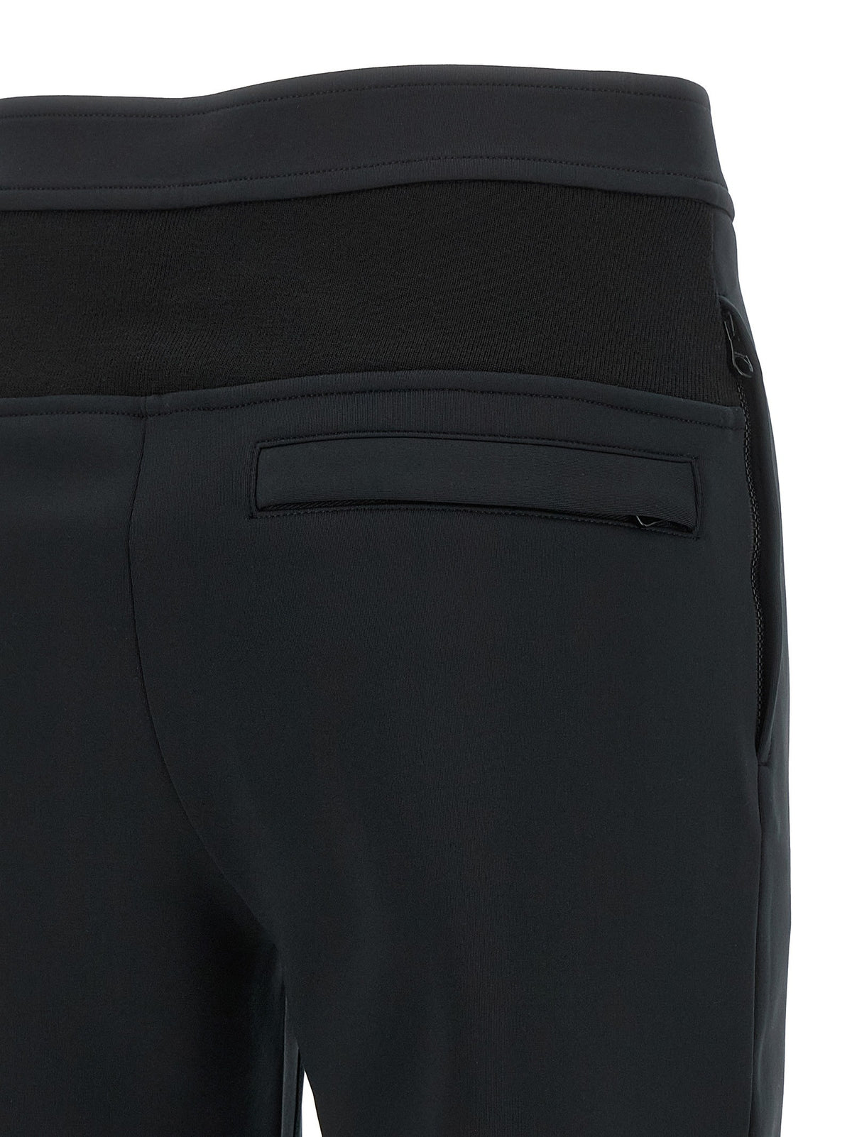 Pants with stirrup