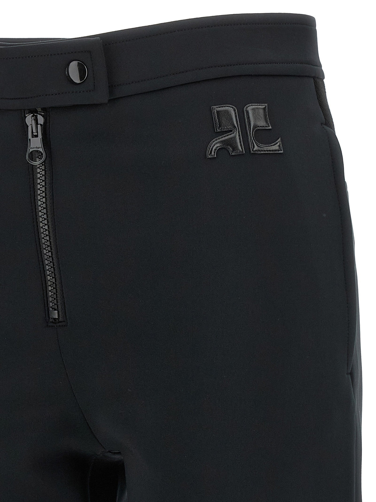 Pants with stirrup