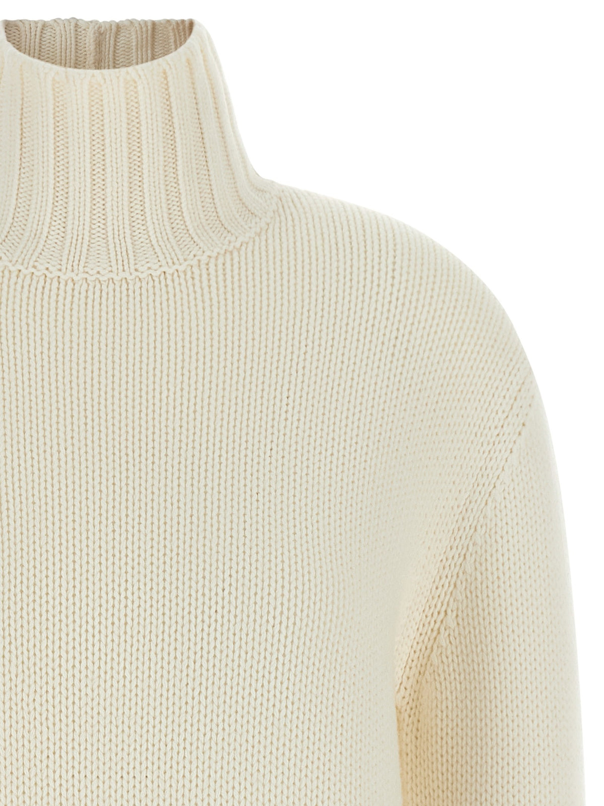 Platinum yarn sweater