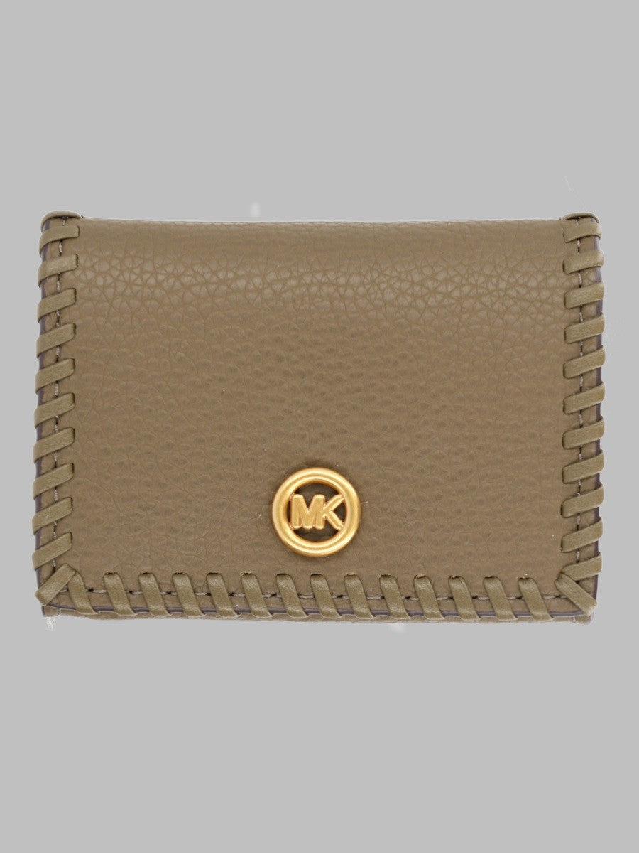 محفظة جلدية بشعار