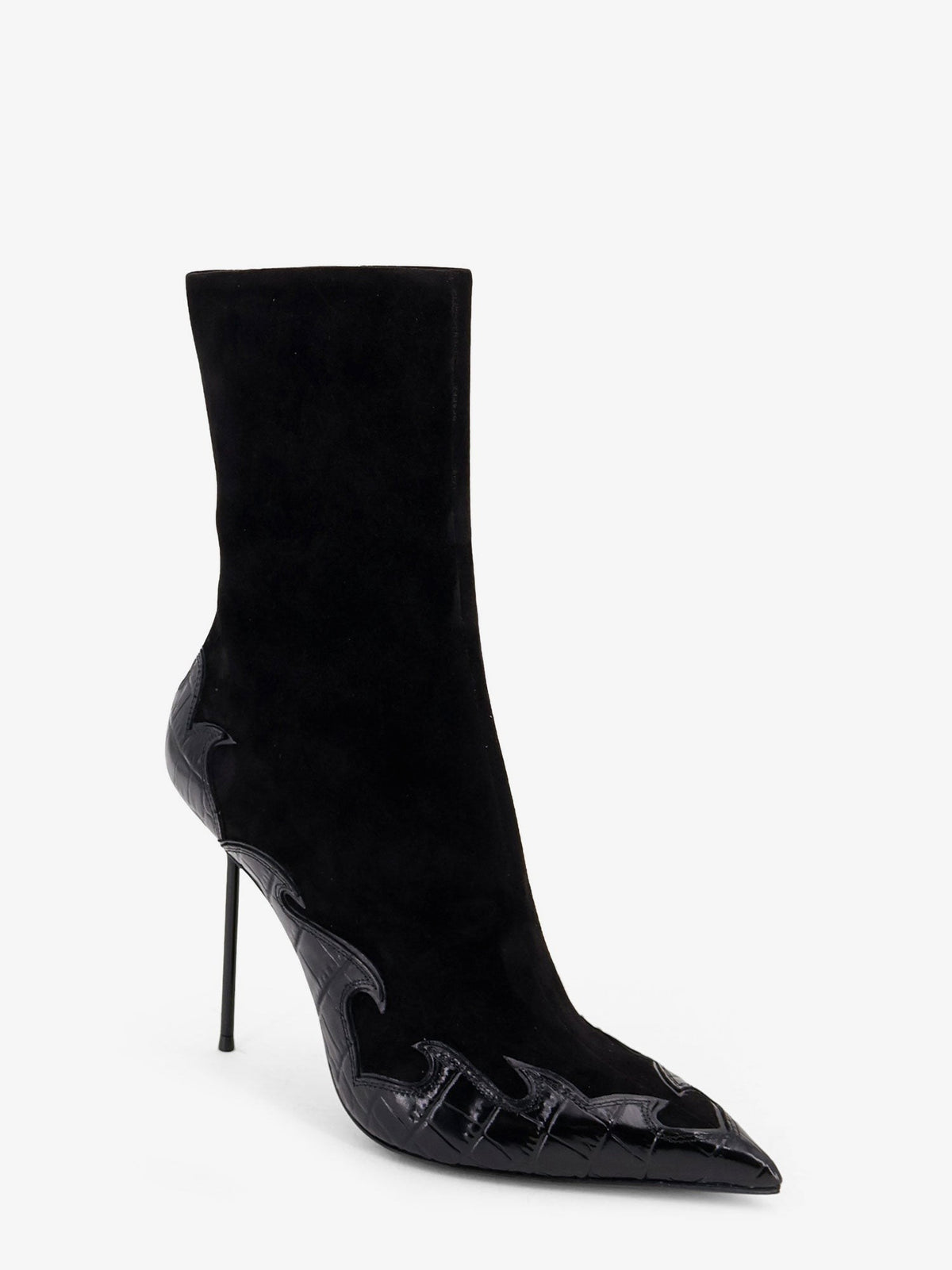 Queen of Hearts ankle boots with cut-out embroidery and heart inlays