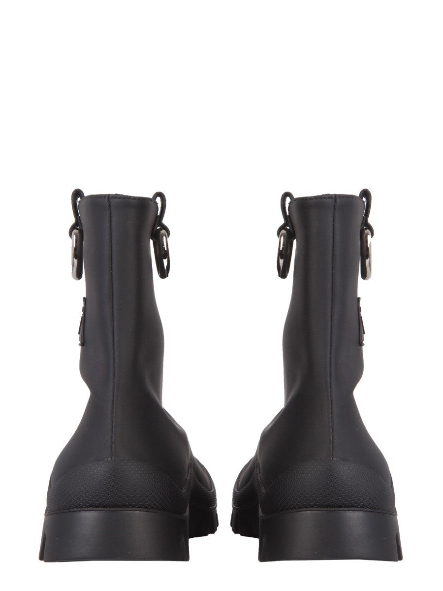 RAIN BOOTS