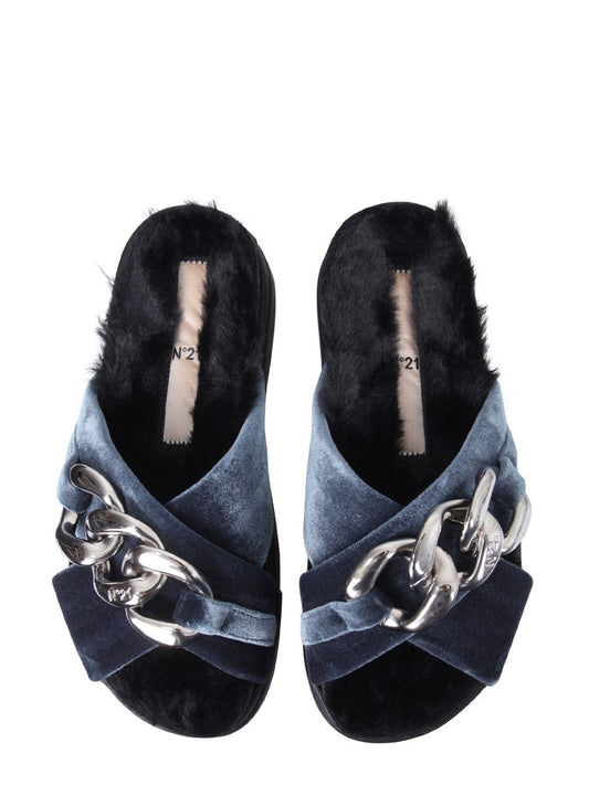 SANDALS WITH OVERSIZED CHAIN