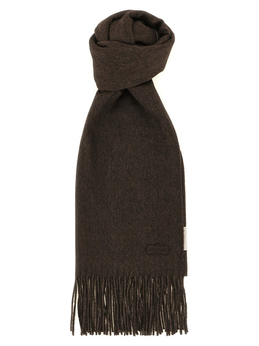 Scarf with fringes