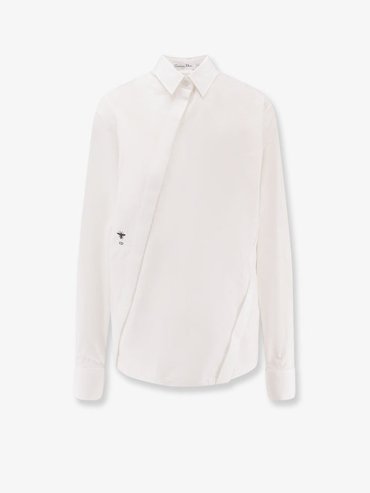 Shirt with oblique closure