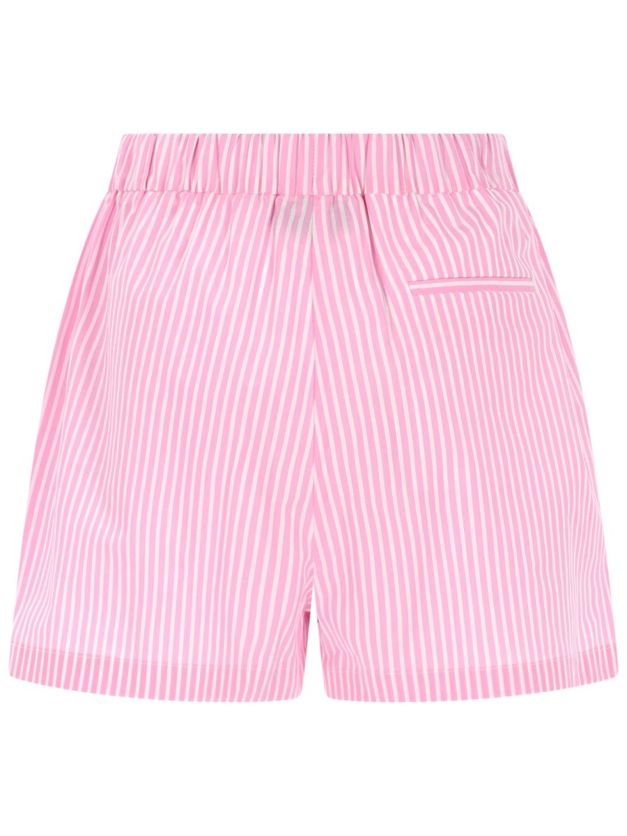 SHORTS CON LOGO