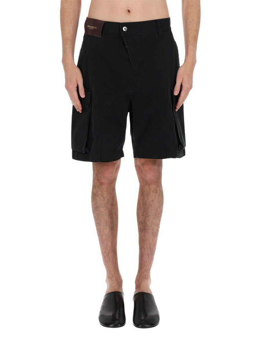 SHORTS WITH LOGO PATCH