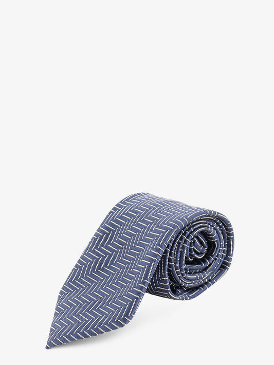 Silk tie with geometric pattern