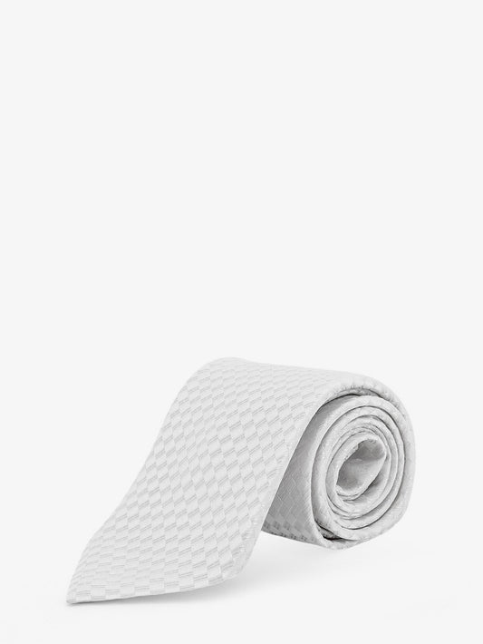 Silk tie with geometric pattern