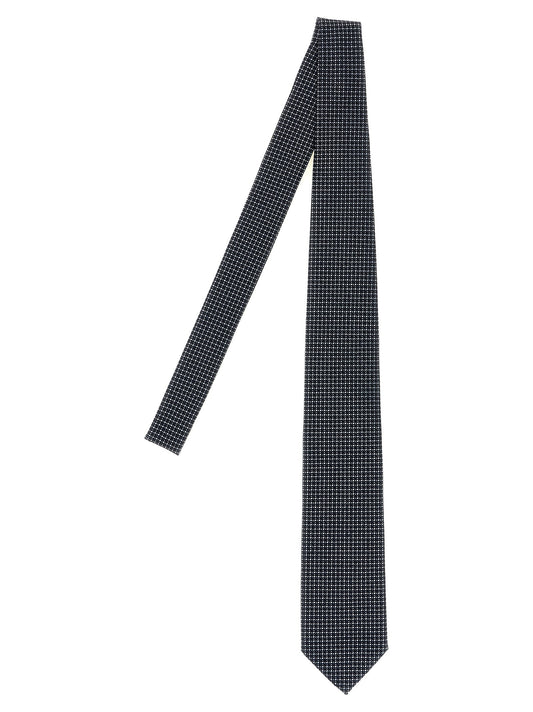 Silk tie