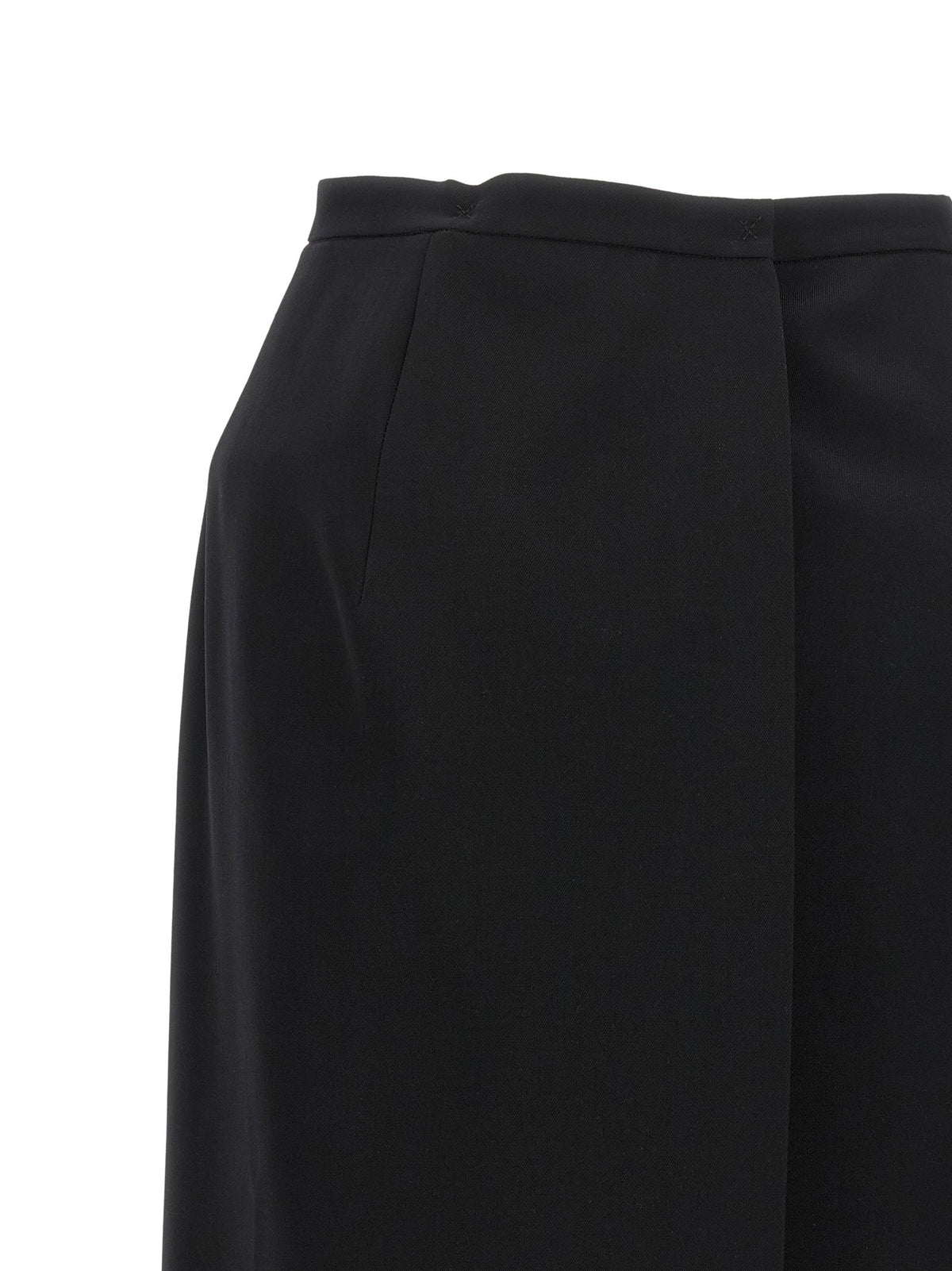 Skirt with closure and back panel