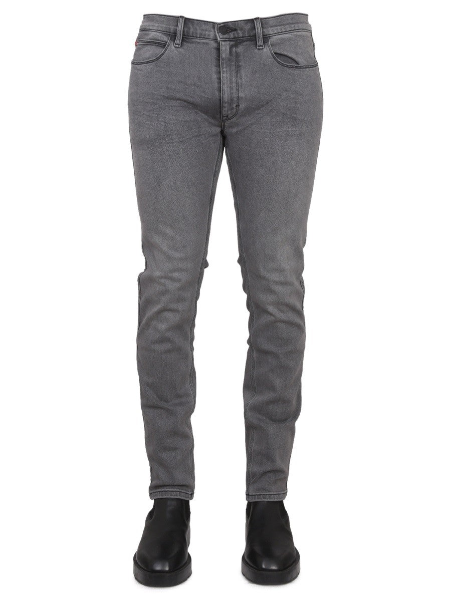 SLIM FIT JEANS