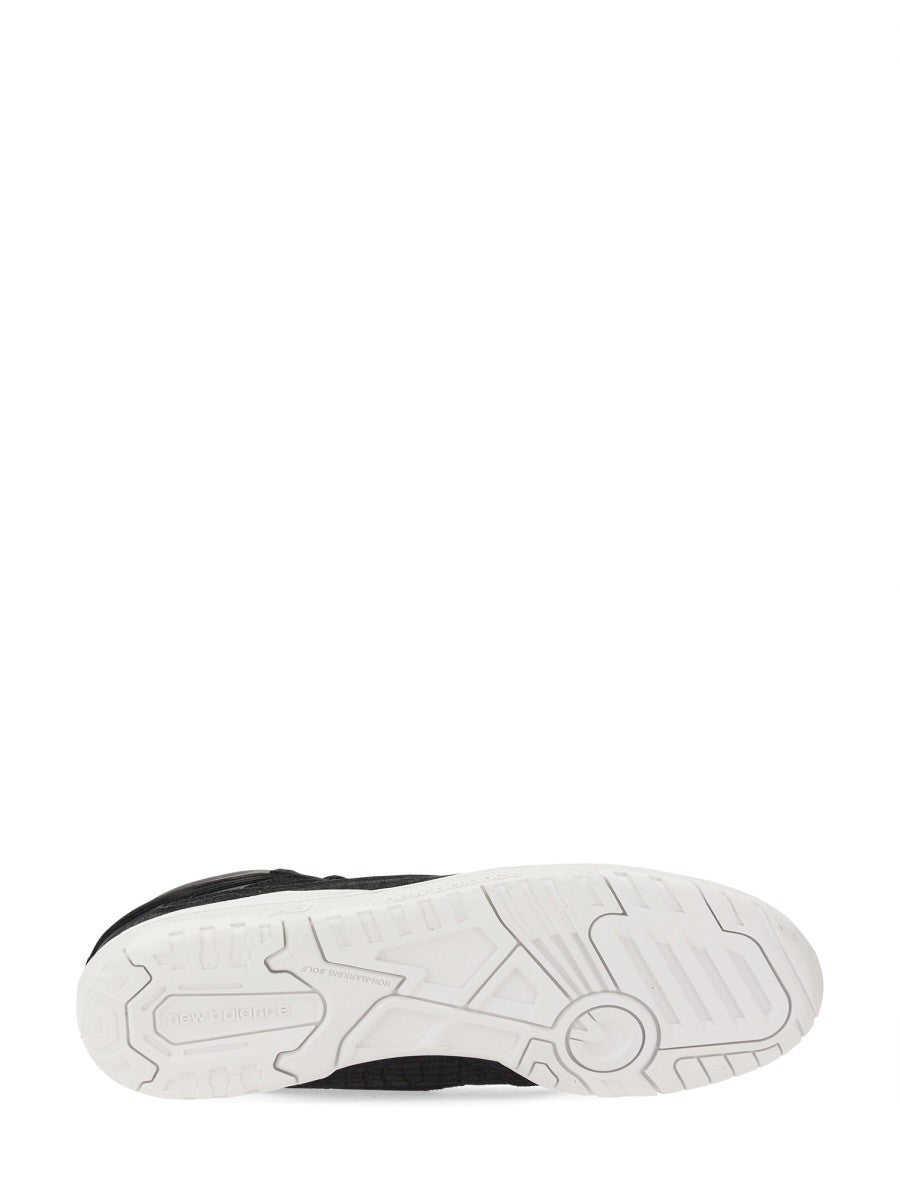 حذاء رياضي 650