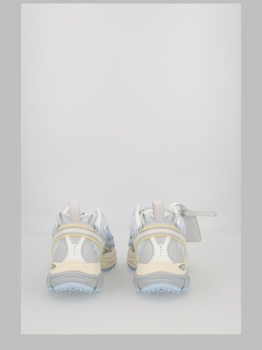 Sneaker "Be Right Back"