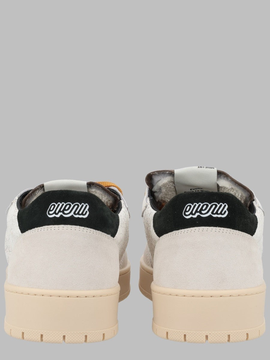 Sneaker "Equal Rayito"