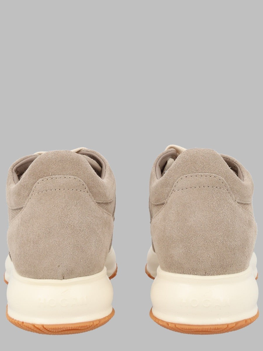 Sneaker "Interactive"