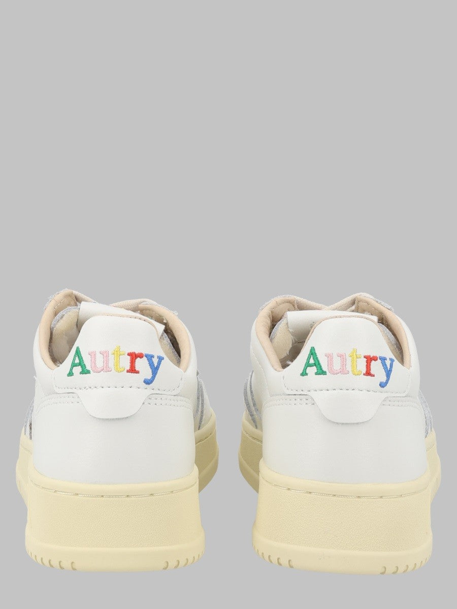 SNEAKER "MEDALIST LOW"