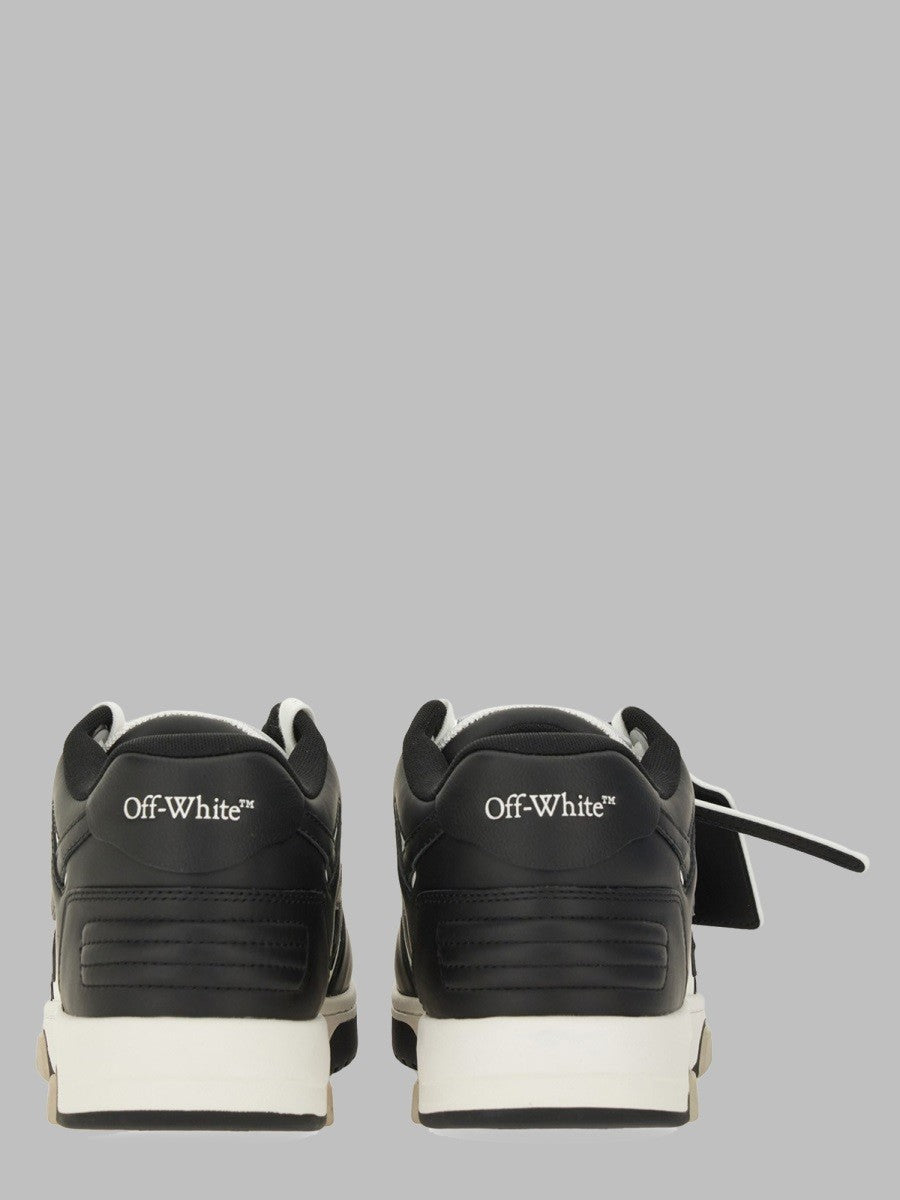 SNEAKER "OUT OF OFFICE"