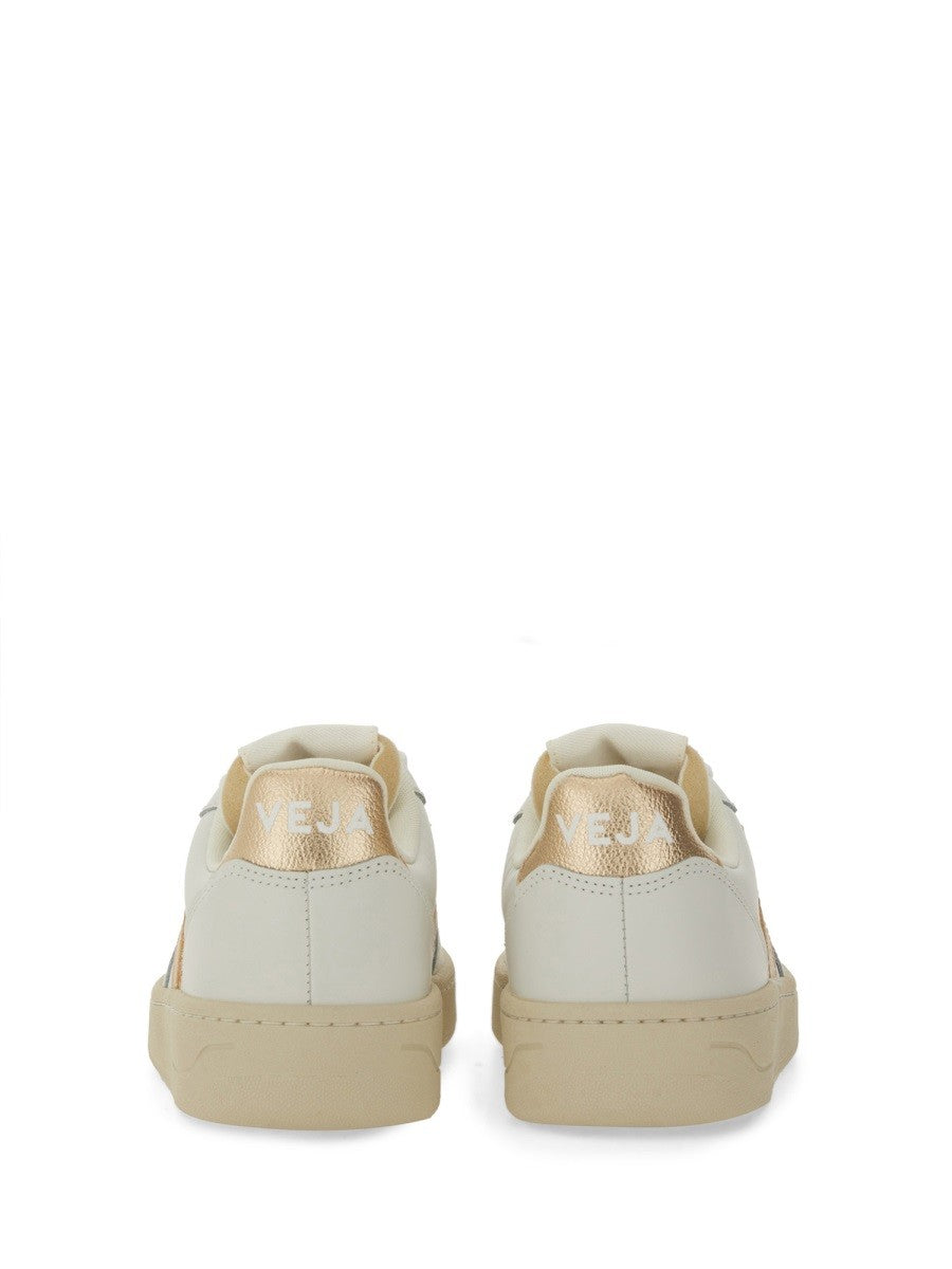 SNEAKER "V-10"