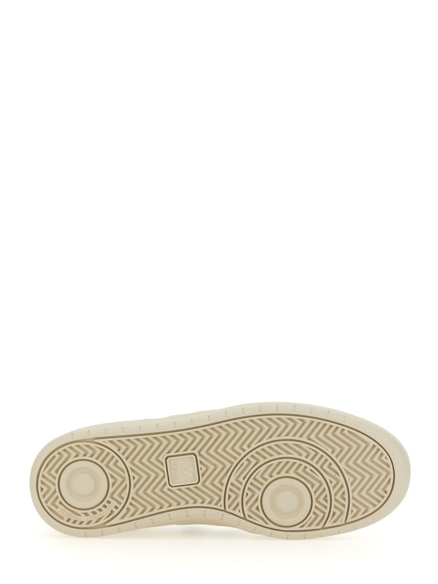 SNEAKER "V-90"