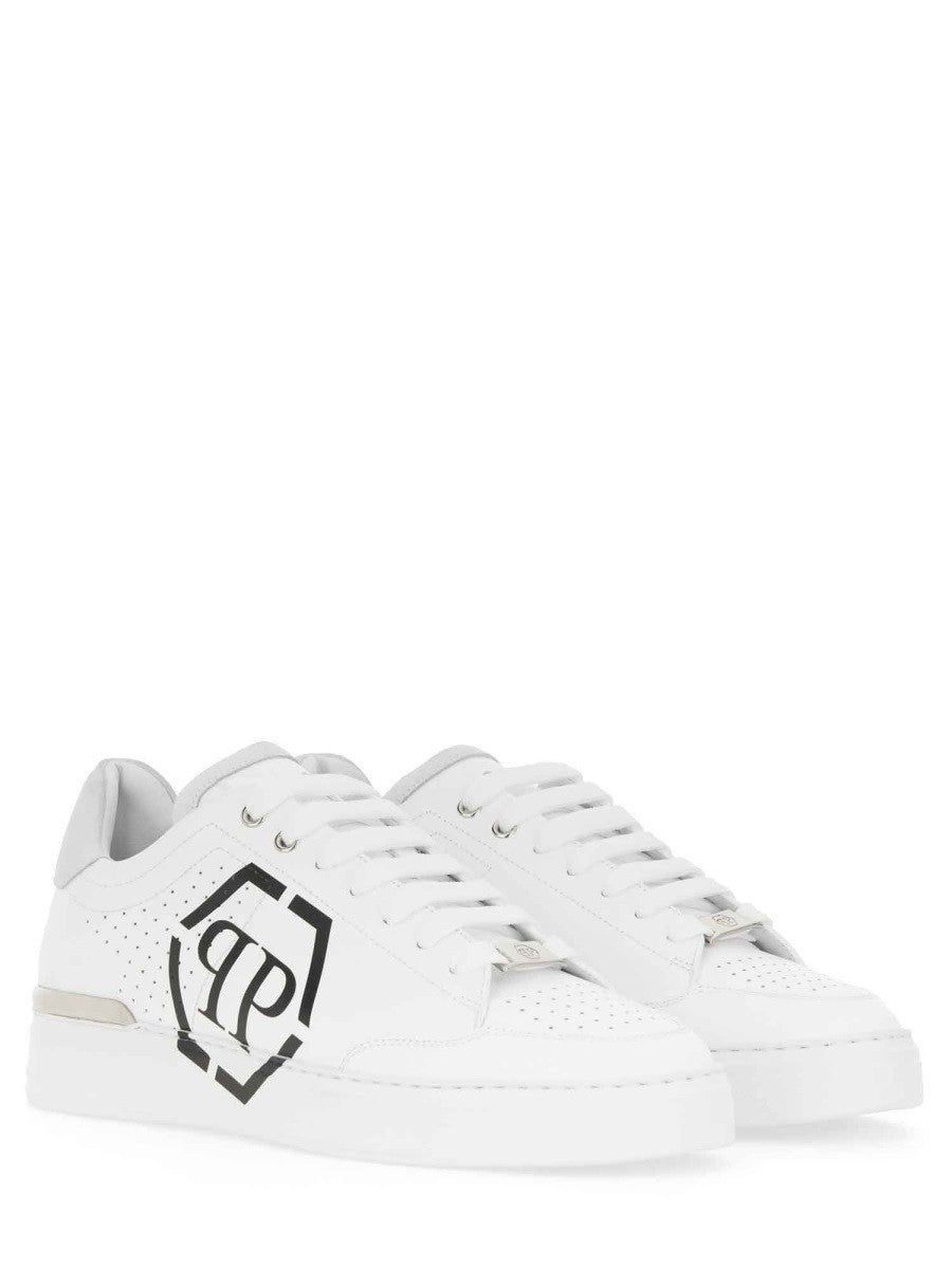 SNEAKER WITH LOGO