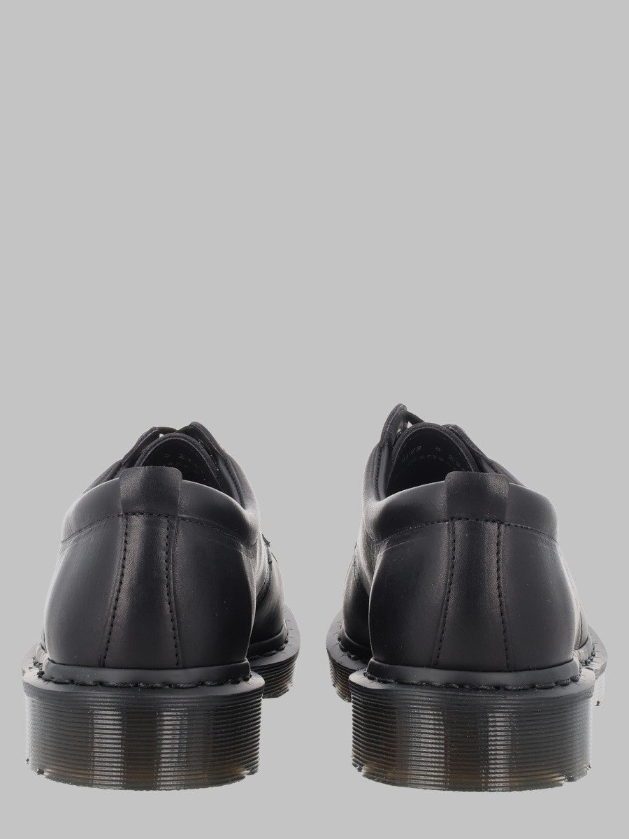 STRINGATA "DR MARTENS X MARGARET HOWELL"