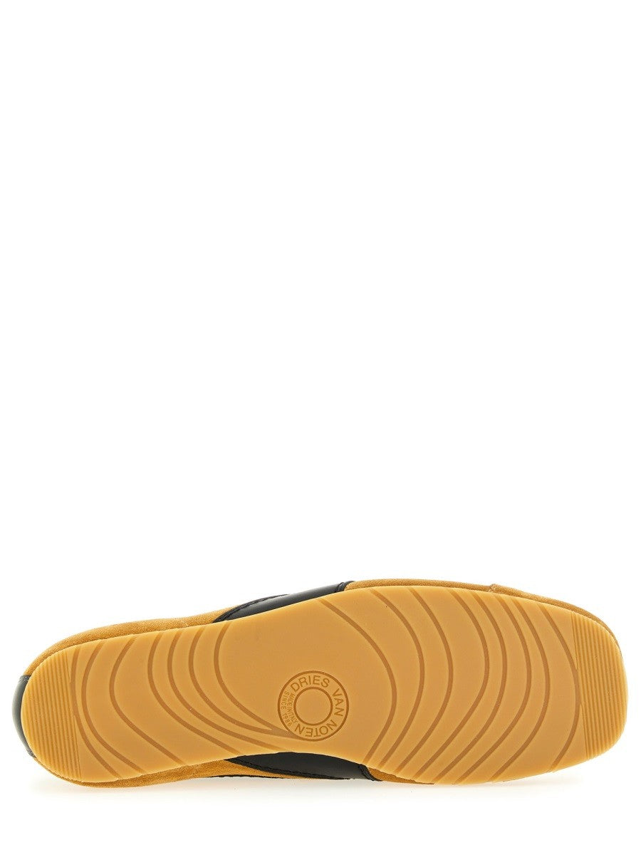 SUEDE SNEAKER