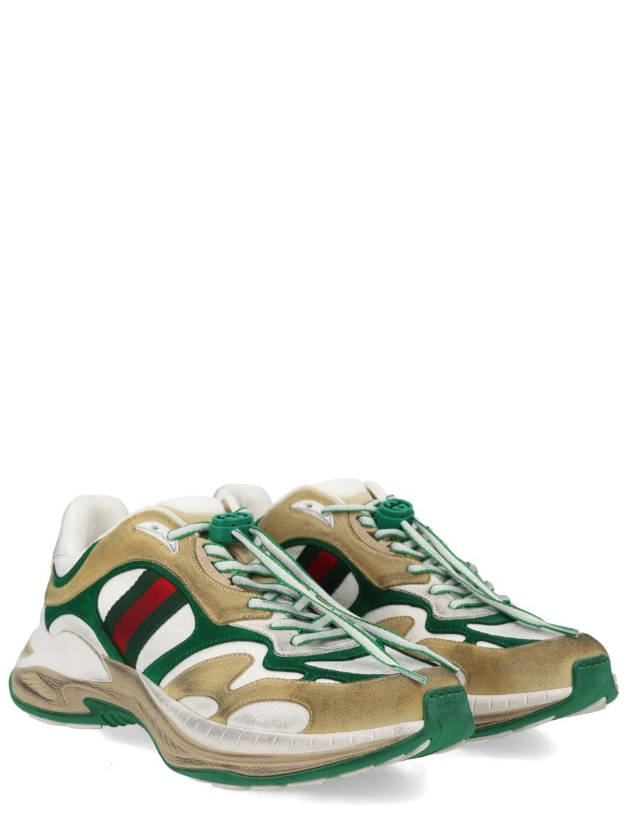 SUEDE SNEAKER