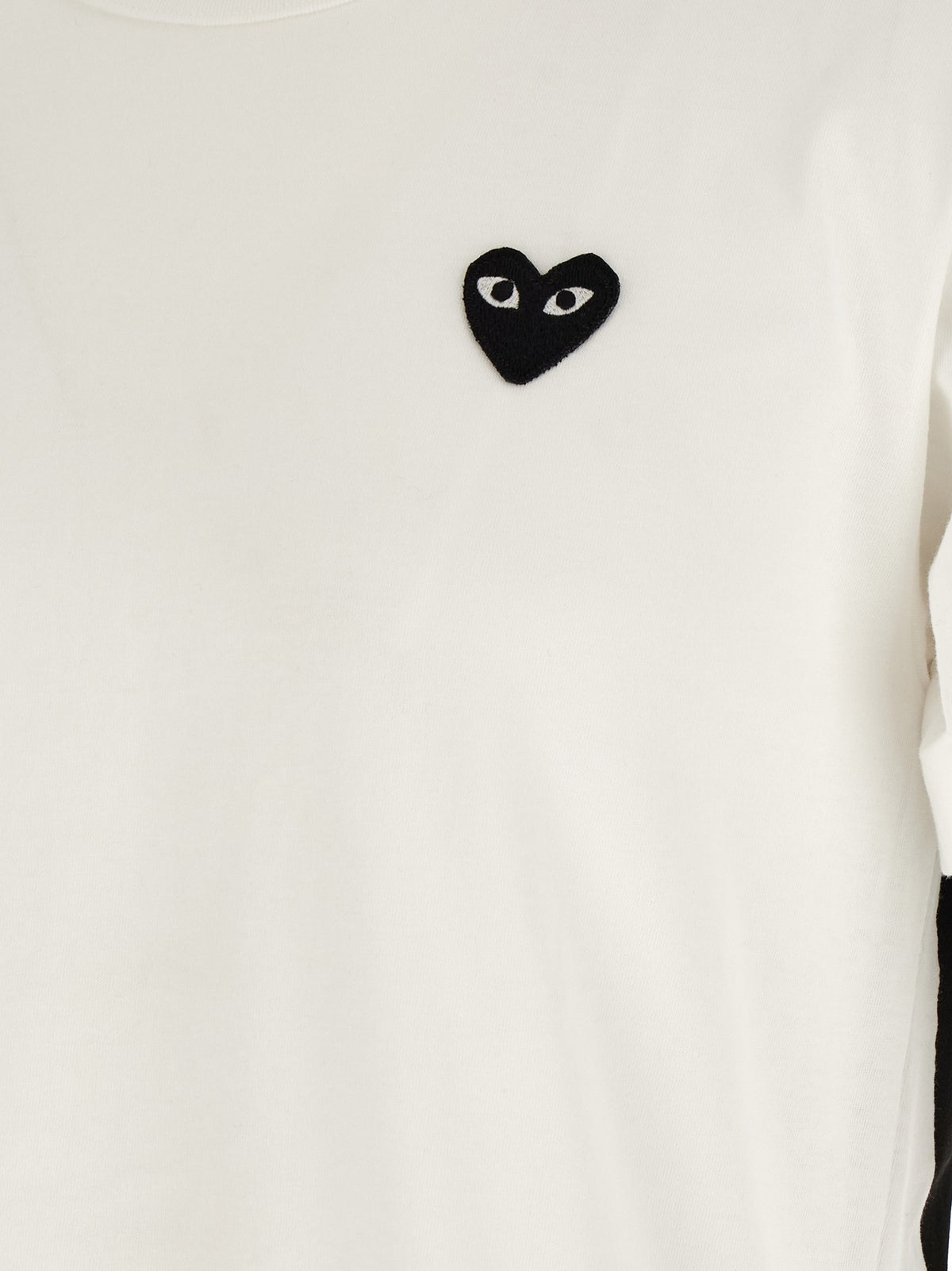 T-Shirt with heart patch