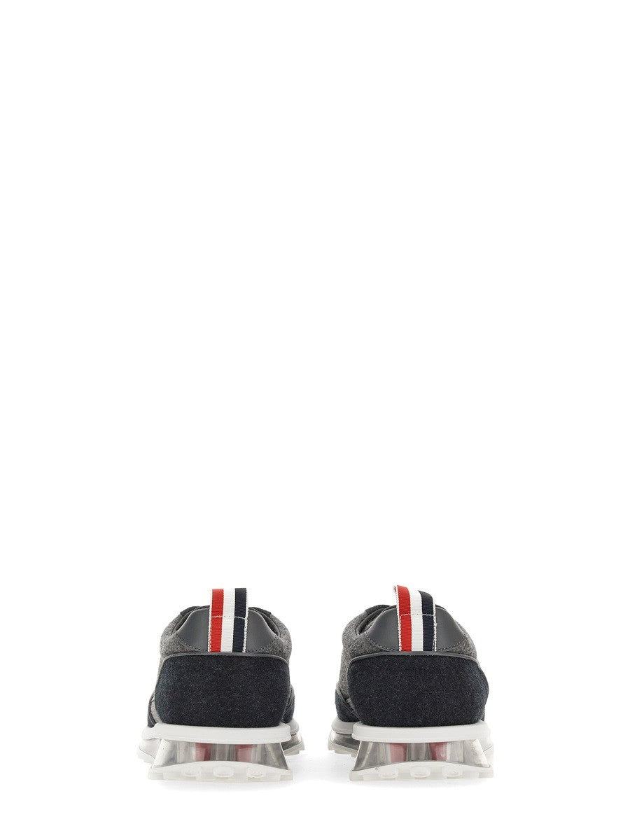 TECH RUNNER SNEAKER