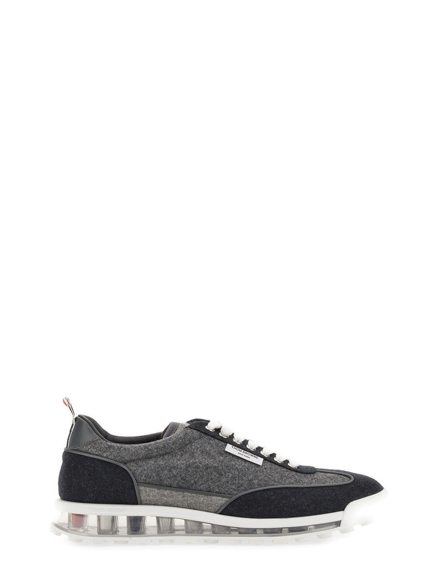 TECH RUNNER SNEAKER