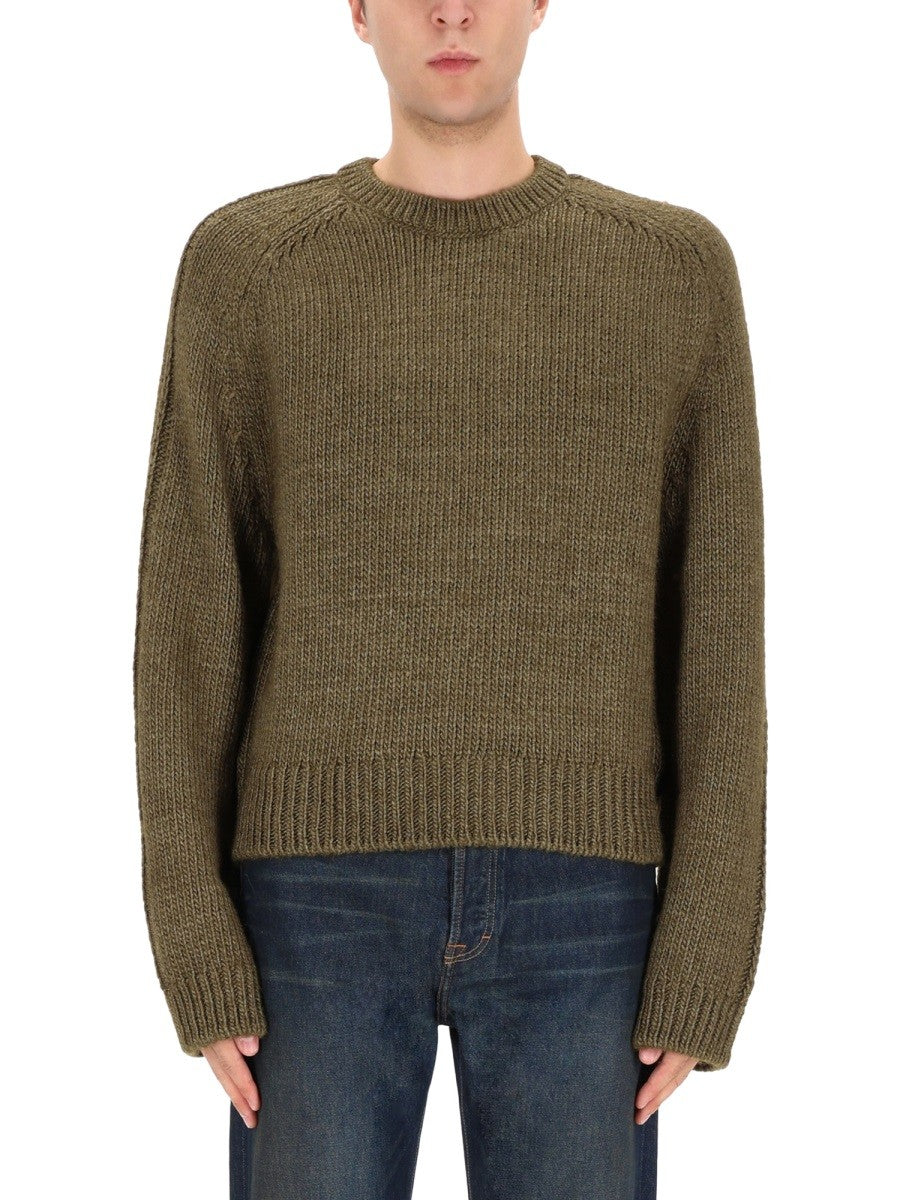 "TRUE ROUNDNECK" SWEATER