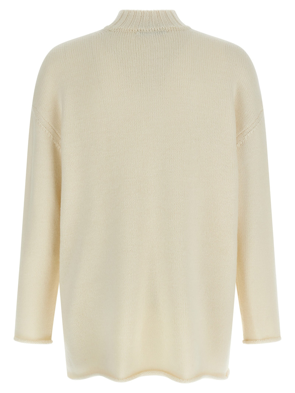 'UC2E4905' sweater