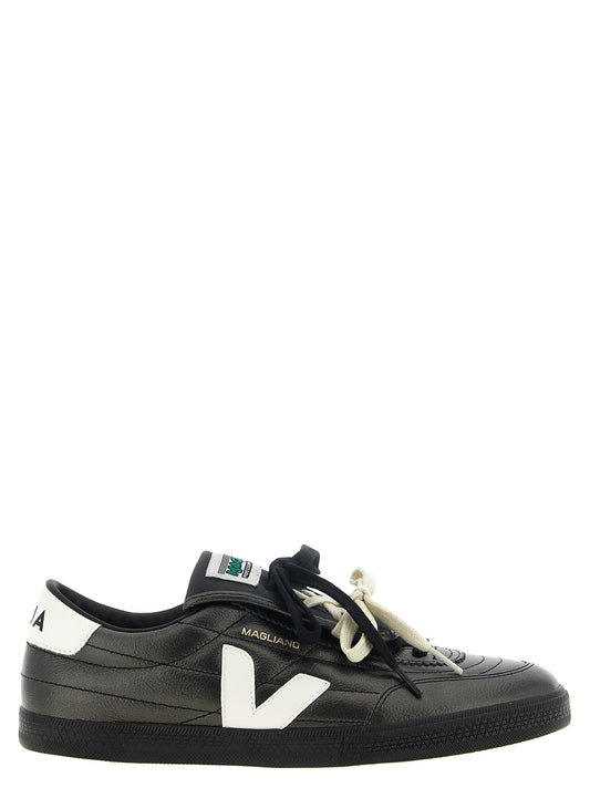 حذاء 'Panenka' الرياضي من Veja x Magliano