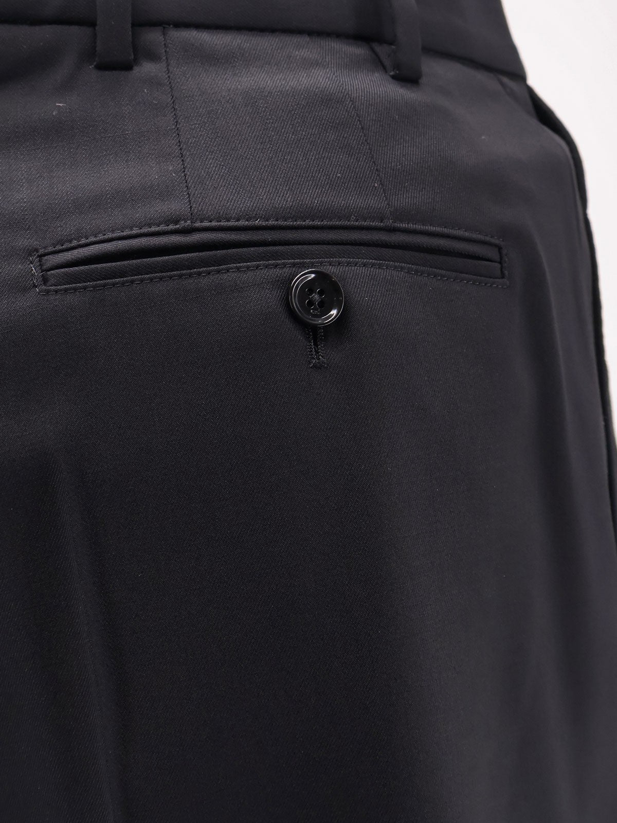 Virgin wool shorts