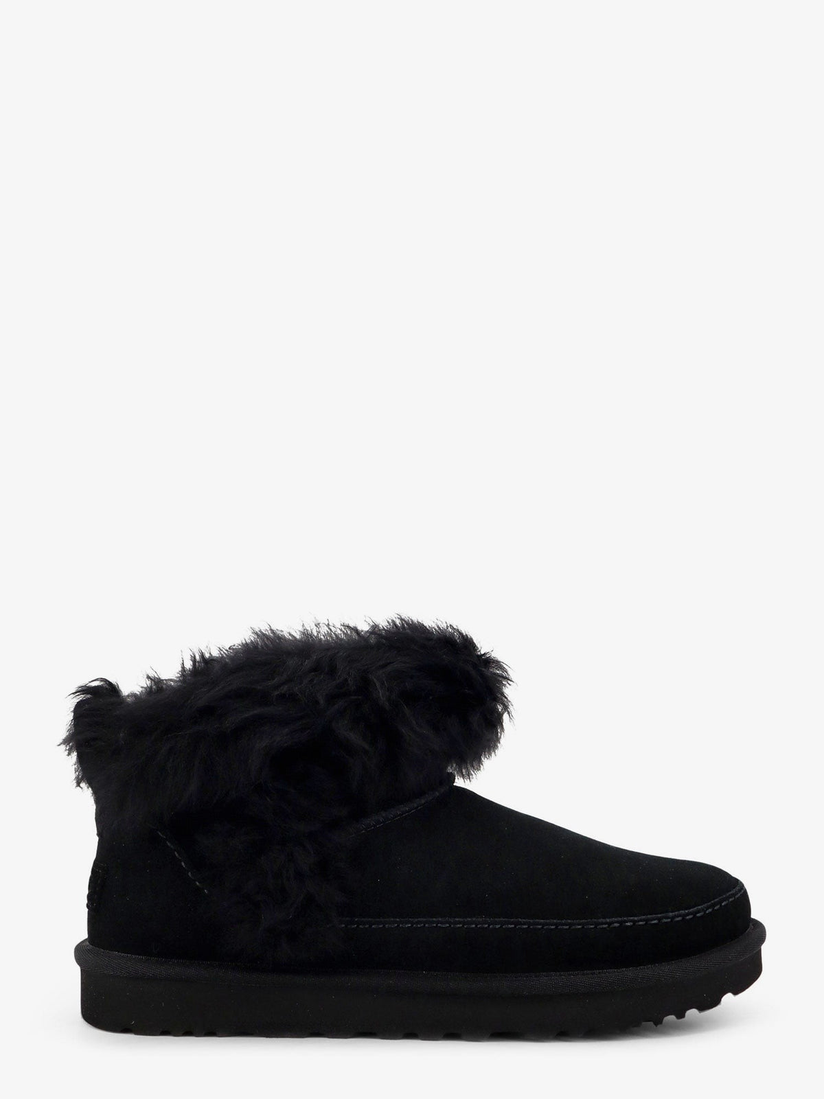جزمة UGG كلاسيك ألترا ميني من الشامواه