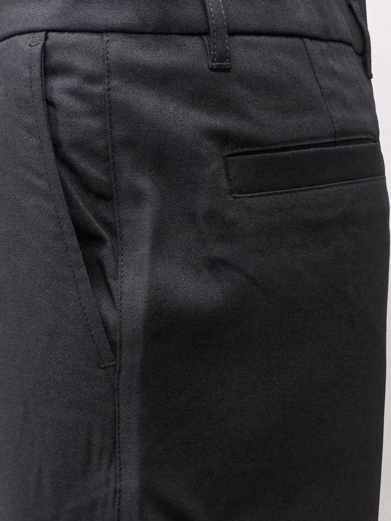 شورت برمودا من مزيج الفيسكوز بنسيج ويبين