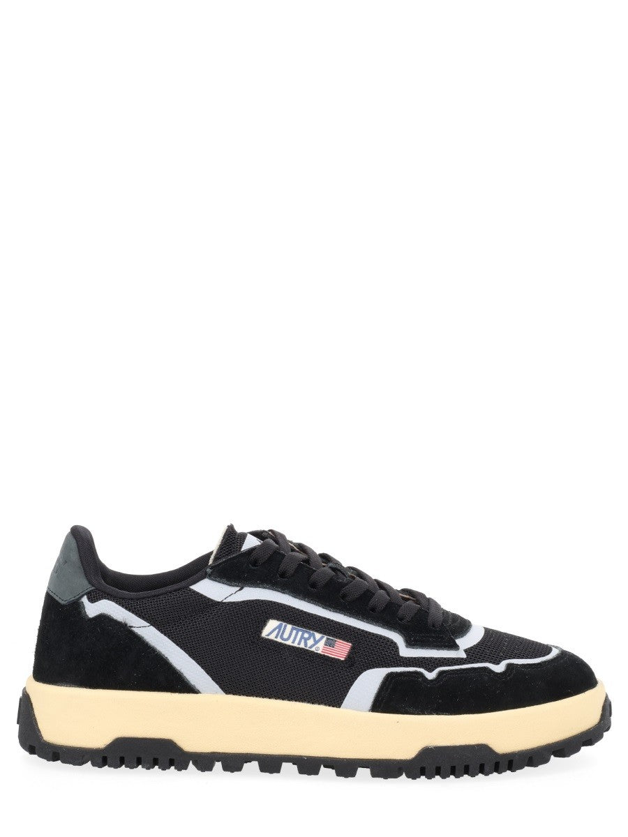 حذاء رياضي "WILDPACE LOW"