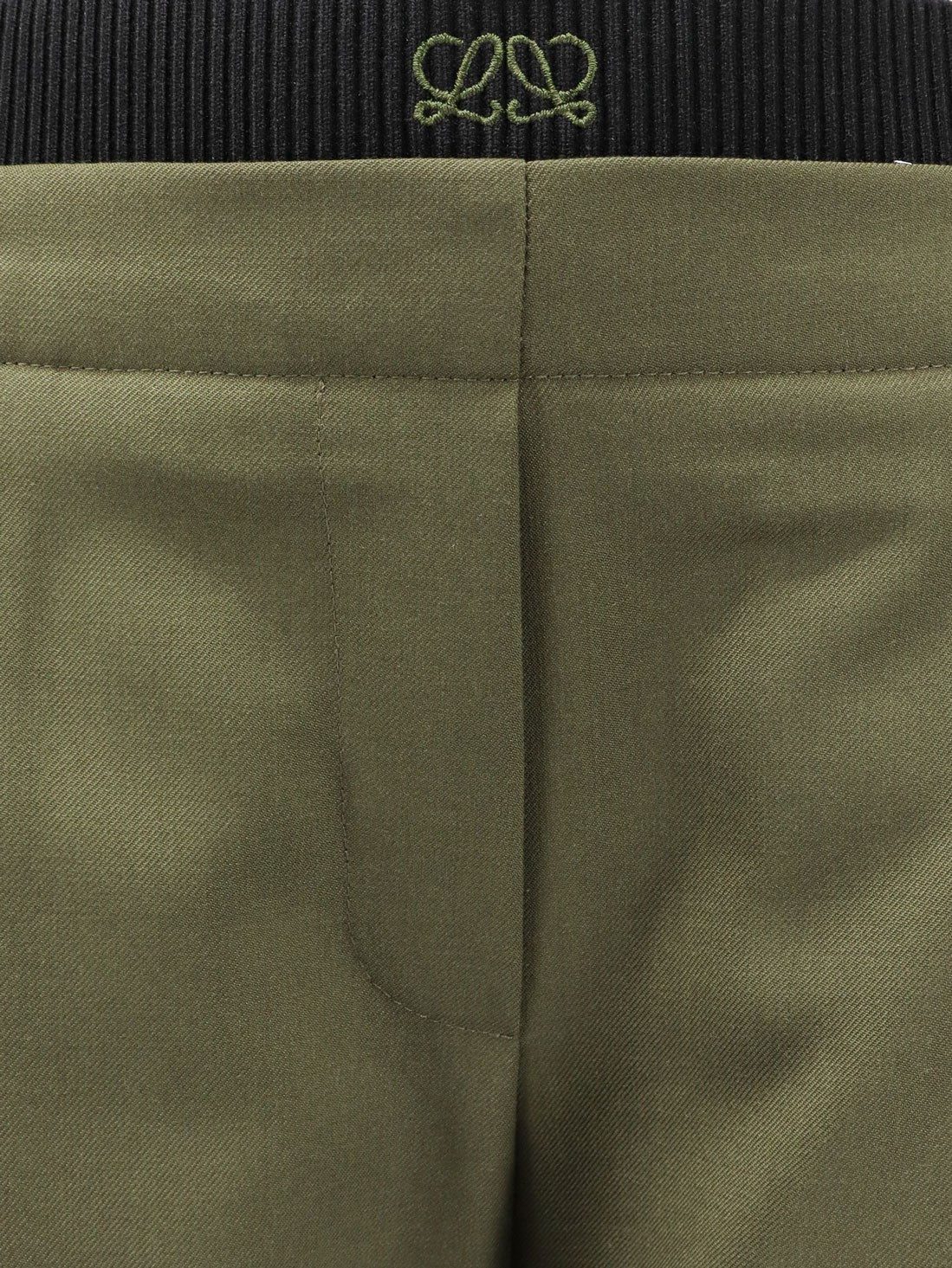 Wool trousers with elastic waistband